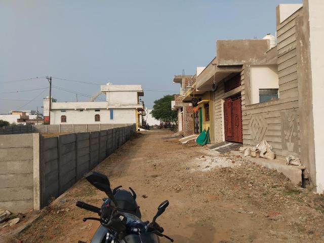 Land for sale in Madya