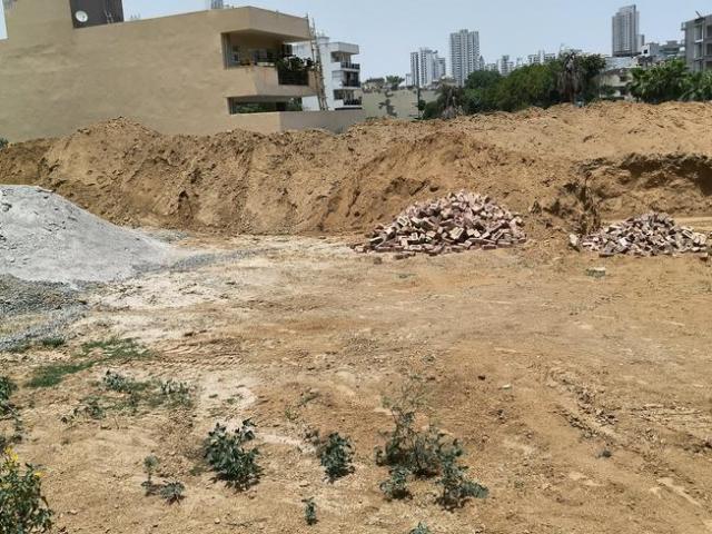 Land for sale in Hariana