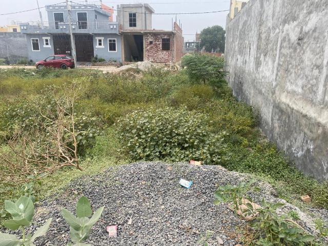 Land for sale in Gautam Buddha Nagar, Uttar Pradesh