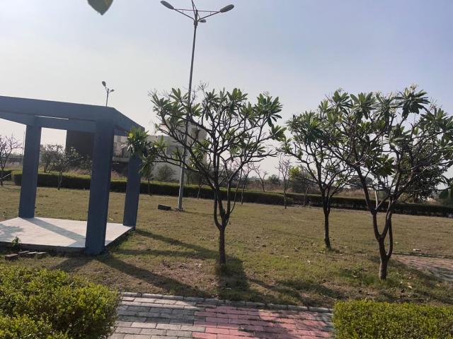 Land for sale in Madya