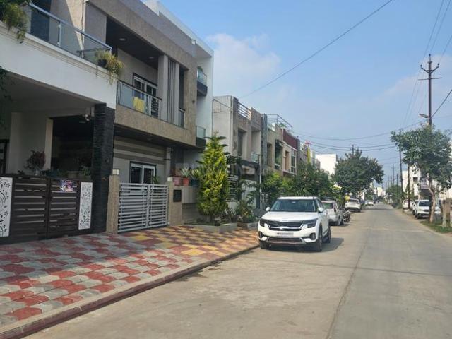 Land for sale in Madya