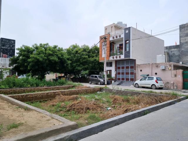 Land for sale in South West Delhi, Deri