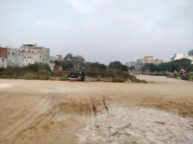 Land for sale in South West Delhi, Deri