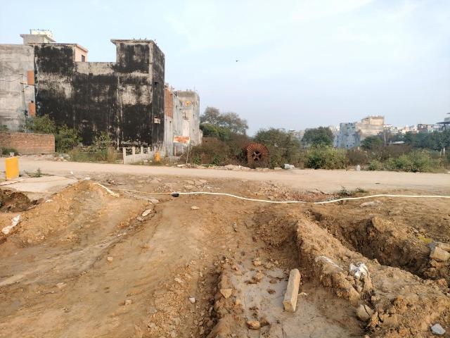 Land for sale in South West Delhi, Deri