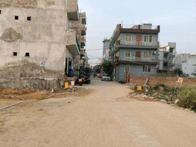 Land for sale in South West Delhi, Deri