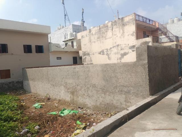 Land for sale in South West Delhi, Deri