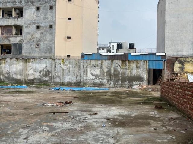 Land for sale in South Delhi, Deri