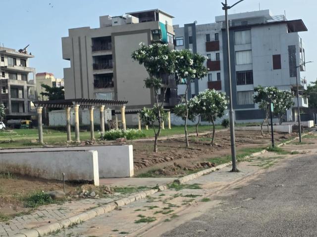 Land for sale in Hariana