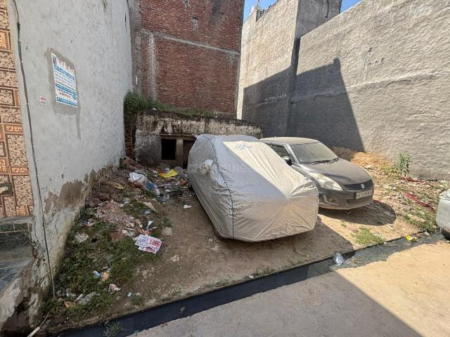 Land for sale in West Delhi, Deri