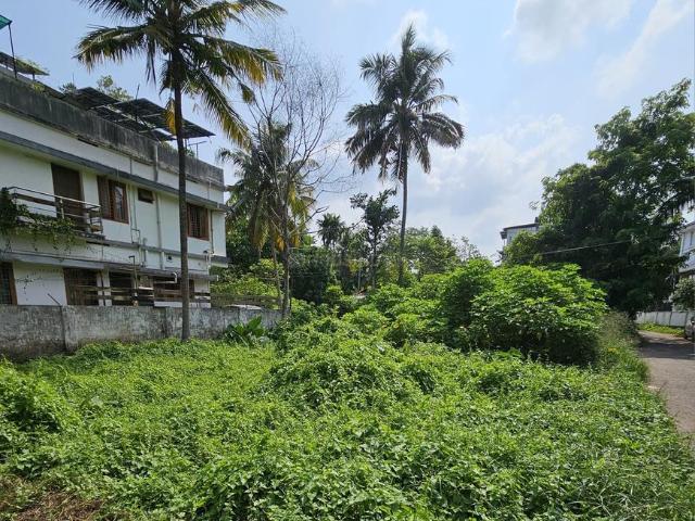 Land for sale in Thrippunithura, Kerala