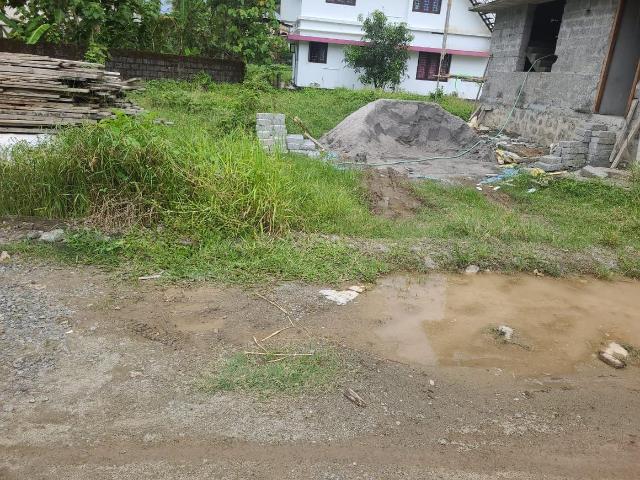 Land for sale in Thrippunithura, Kerala