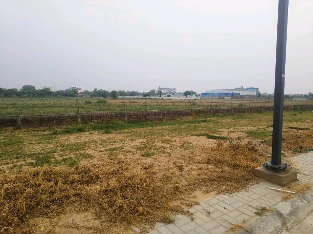 Land for sale in Hariana