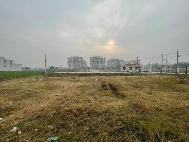 Land for sale in Zirakpur, Punjab