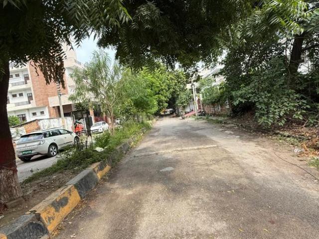 Land for sale in बड़ा भरवांरा, Lucknow