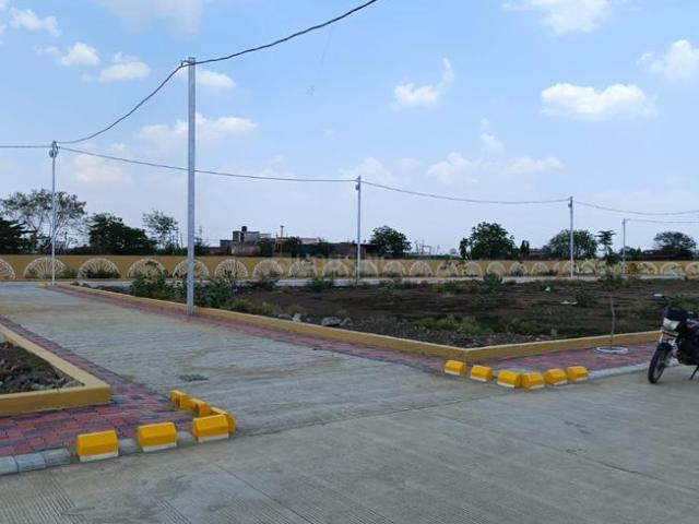 Land for sale in Madya