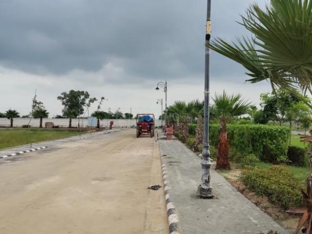 Land for sale in Hariana
