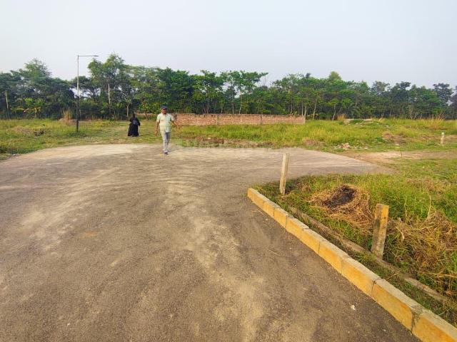 Land for sale in Calcutta, West Bengal