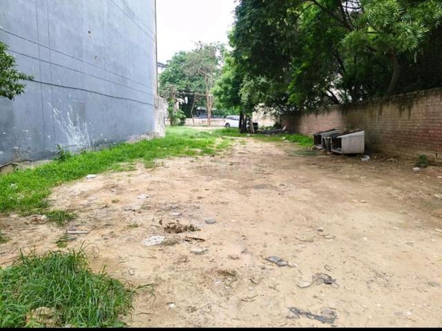 Land for sale in Hariana