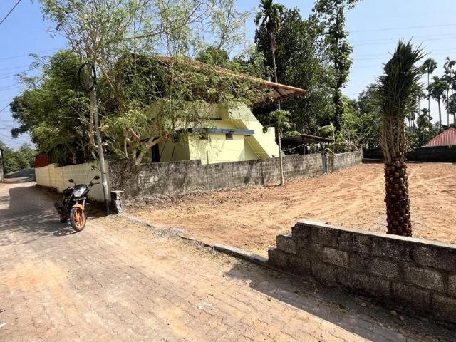 Land for sale in Cochin, Kerala
