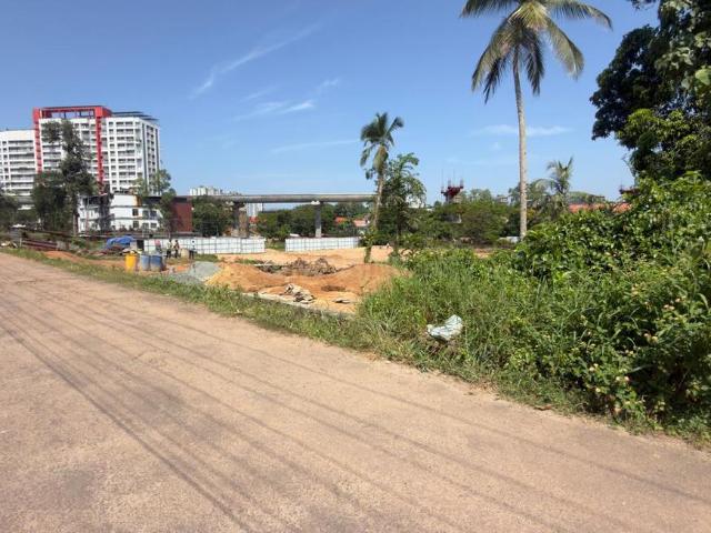 Land for sale in Nilampathinjamugal, Ernakulam