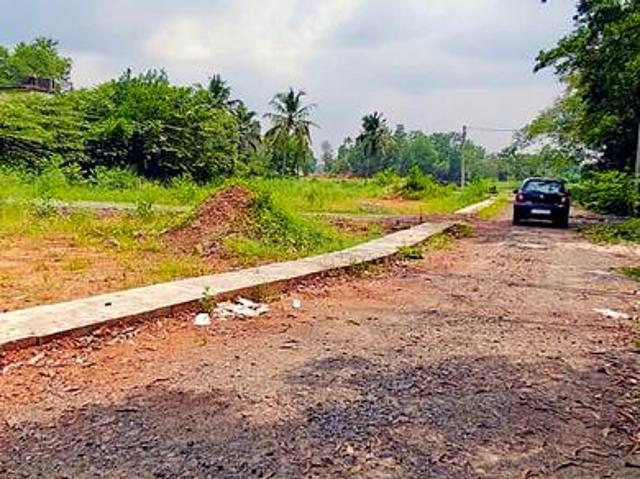 Land for sale in Nilampathinjamugal, Ernakulam