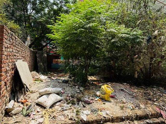 Land for sale in North East Delhi, Deri