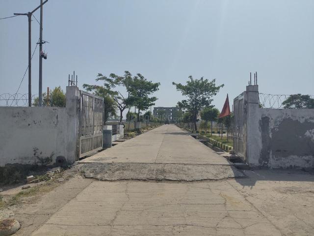 Land for sale in Hariana