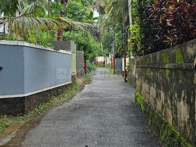 Land for sale in Calicut, Kerala