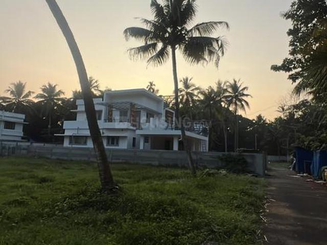 Land for sale in Thrissur, Kerala