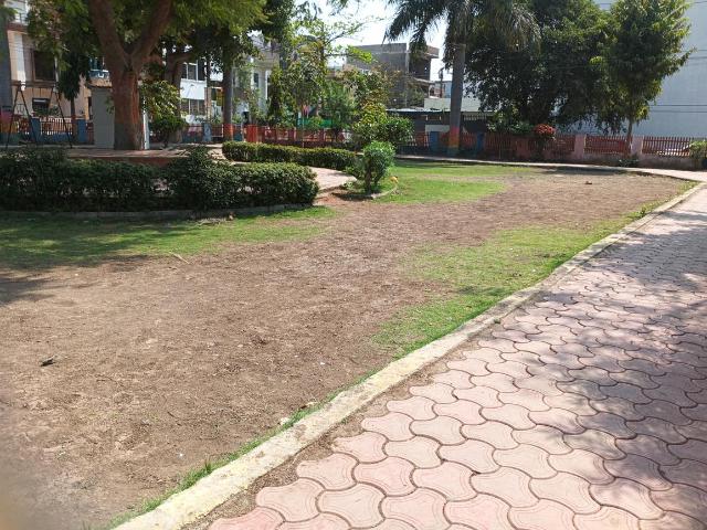 Land for sale in Madya