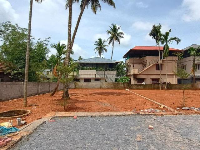 Land for sale in Cochin, Kerala