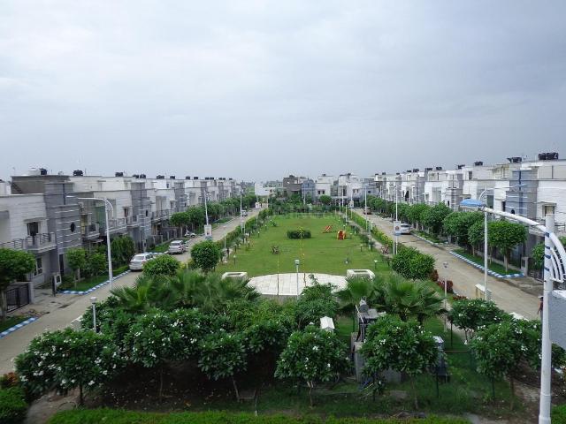 Land for sale in Madya