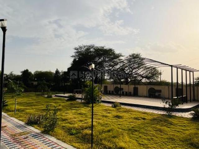 Land for sale in Madya