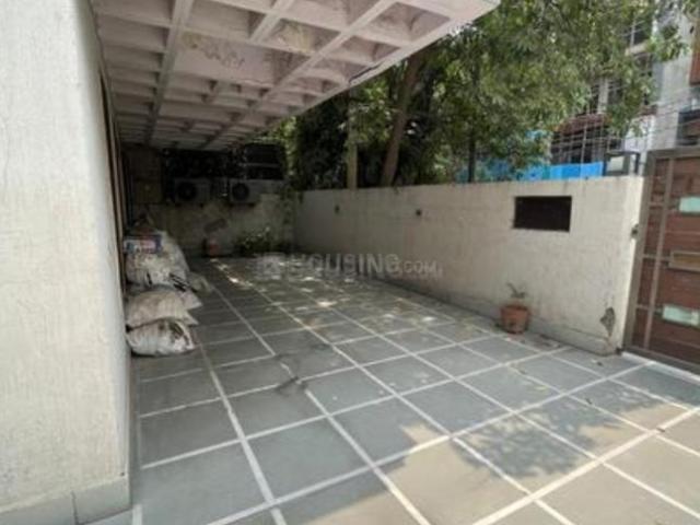 Land for sale in North Delhi, Deri