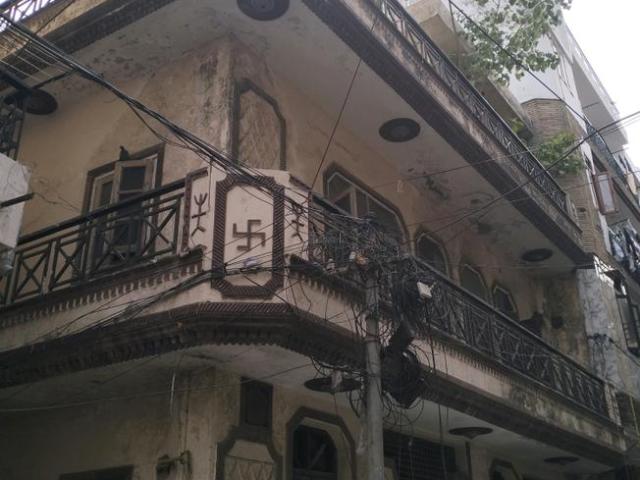 Land for sale in North Delhi, Deri
