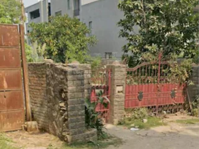 Land for sale in North Delhi, Deri