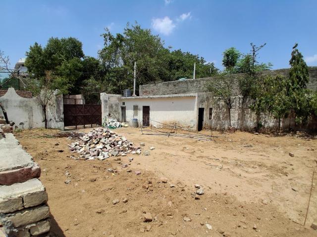 Land for sale in South West Delhi, Deri