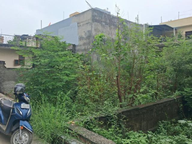 Land for sale in South West Delhi, Deri