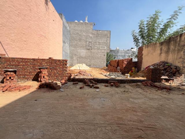 Land for sale in South West Delhi, Deri