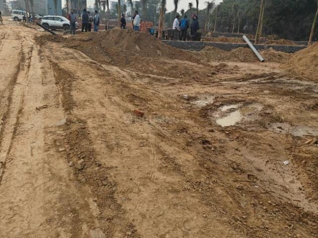 Land for sale in South West Delhi, Deri