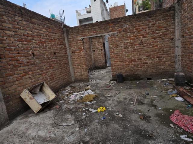 Land for sale in West Delhi, Deri