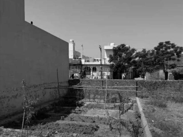 Land for sale in Naraina Vihar, Delhi