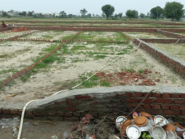 Land for sale in North Delhi, Deri