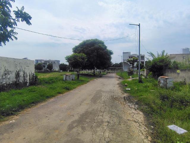Land for sale in Rani Majra, Sahibzada Ajit Singh Nagar