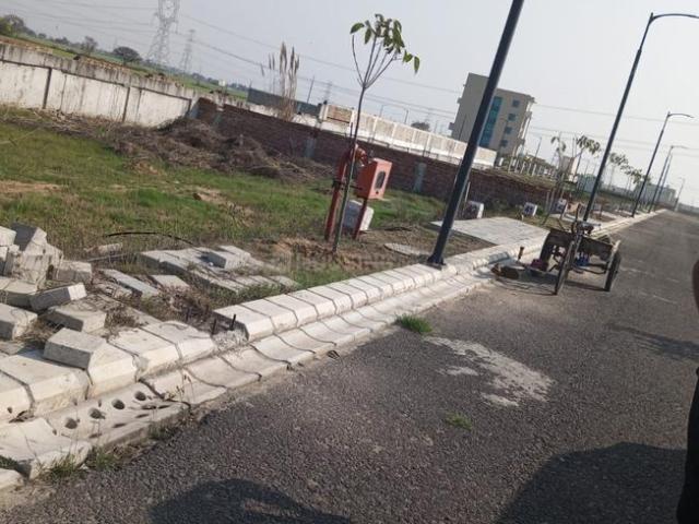 Land for sale in Hariana