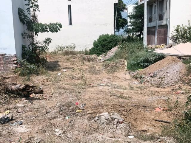 Land for sale in Hariana