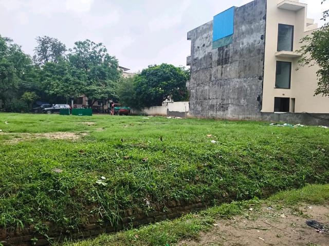 Land for sale in Hariana