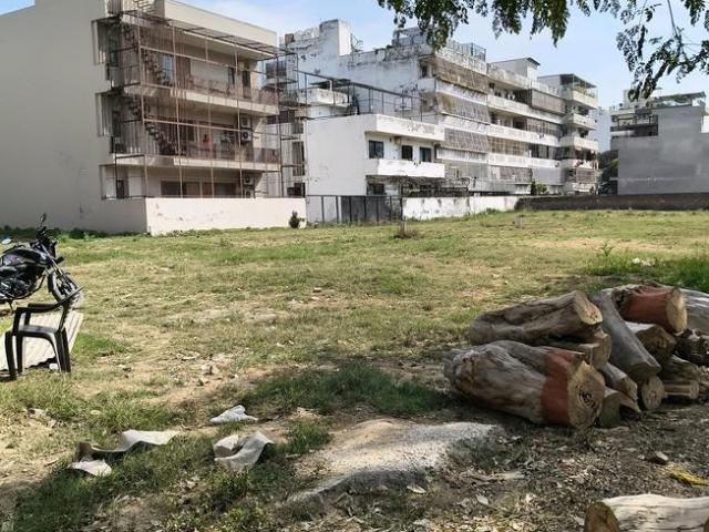 Land for sale in Hariana