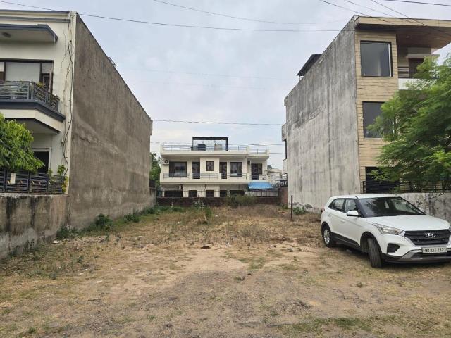 Land for sale in Hariana