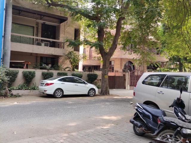 Land for sale in West Delhi, Deri